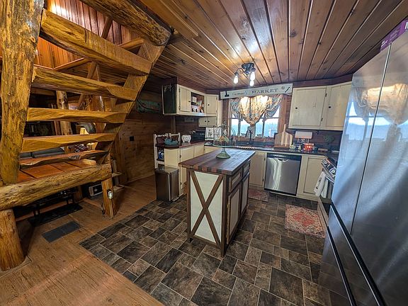 4th image of 702 Kight Ward Rd