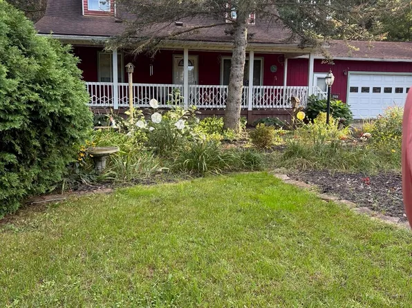 5323 Remington Dr, Lapeer, MI 48446