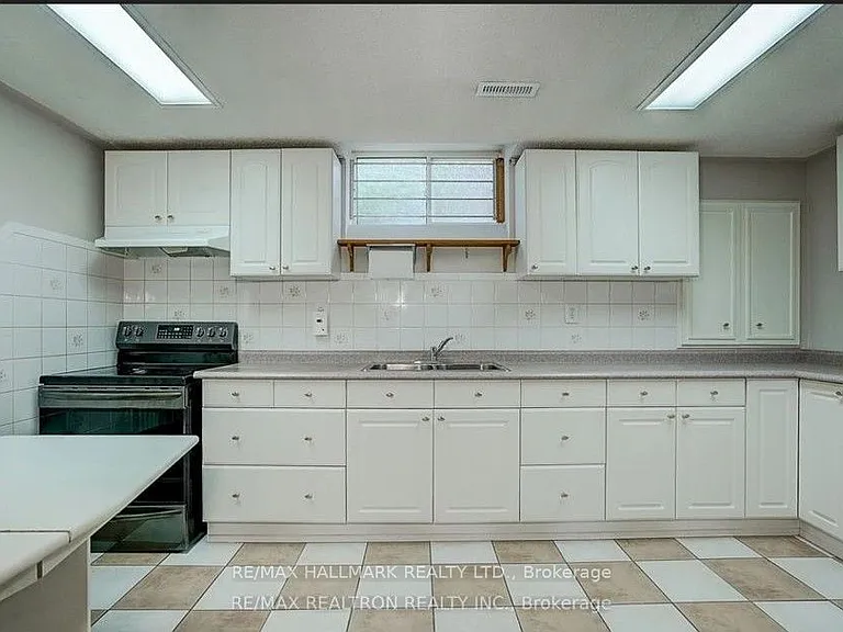 364 Castlehill Rd #BASEMENT — Photo 7
