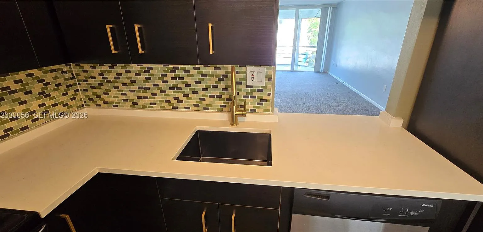 Rolling Green Condo G — Photo 3