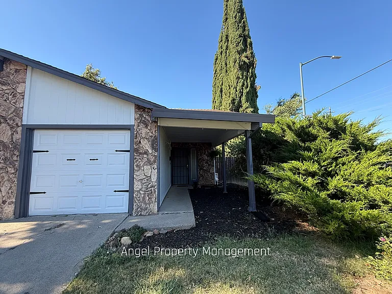 7887 Vista Ridge Dr — Photo 1