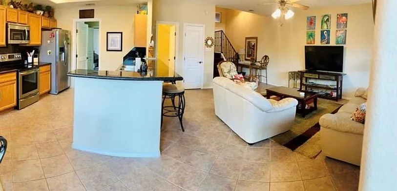 3 bed, 2.5 bath, 1736 sqft, $3,200 — Photo 4