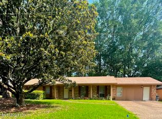 1137 Ridgewood Blvd, Jackson, MS 39211