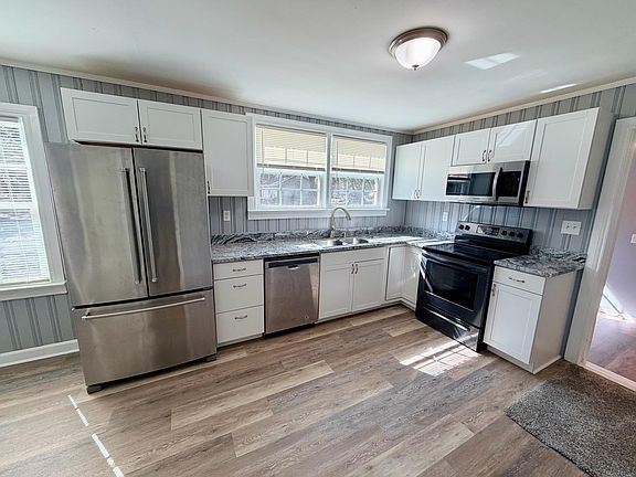 2nd image of 2618 Rion St.