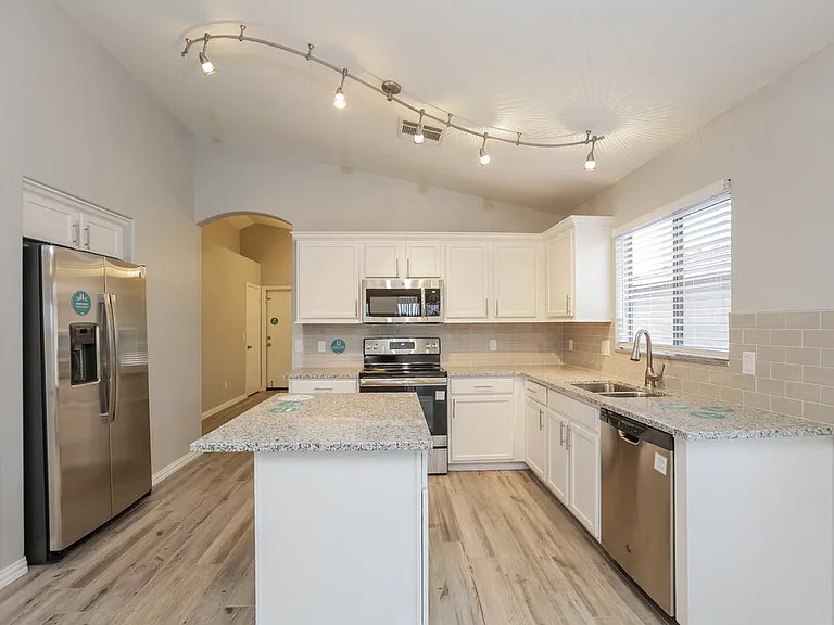 953 E Greenlee Ave — Photo 8
