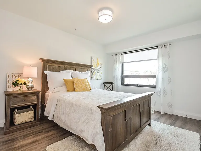 460 A Belmont Ave W #At 460b — Photo 48