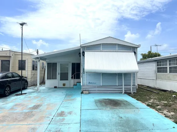 4699 Continental Dr Lot 428, Holiday, FL 34690