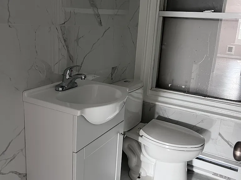 307 Fairview St #2 — Photo 9