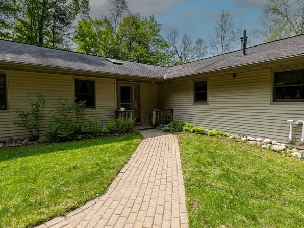 2825 E Shore Ln, Crandon, WI 54520