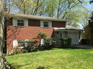 546 Lucia Dr, Pittsburgh, PA 15221