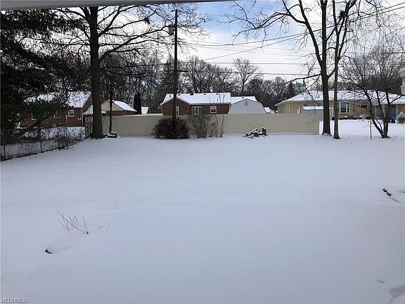 4th image of 700 Kenilworth Ave NE