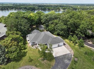 N5268 Summit Ct, Fond Du Lac, WI 54937