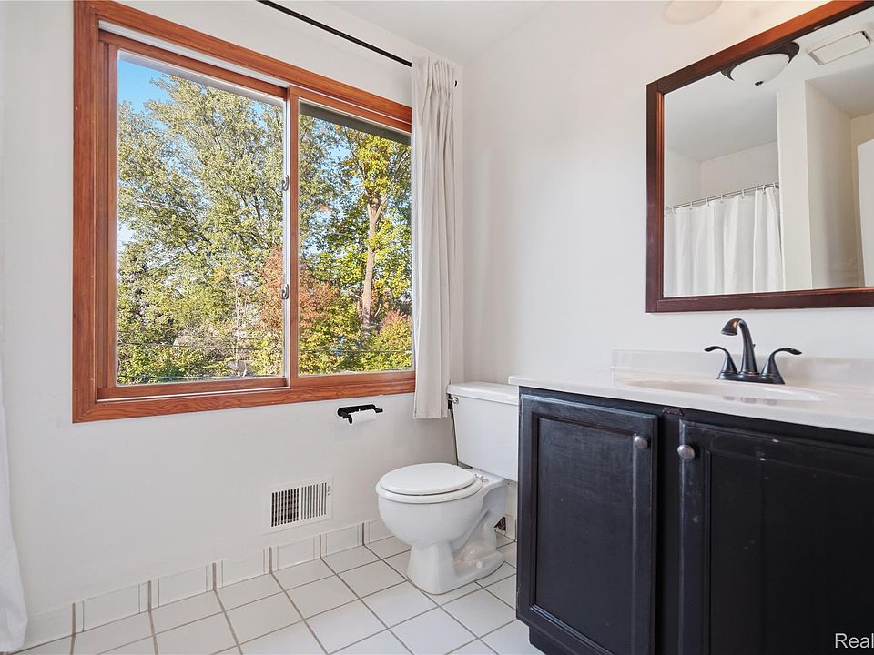 2110 Langham Dr, photo 24