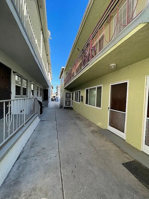 1 bed, 400 sqft, $2,350 — Photo 4