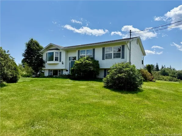 142 Fairfield Rd, Sackville, NB E4L 2X9