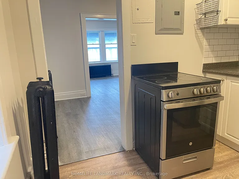 987 Main St E #1 — Photo 24