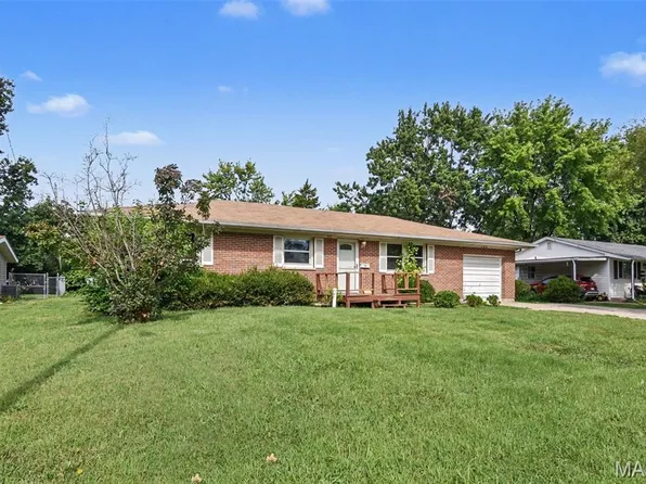 513 Kent Dr, Wentzville, MO 63385