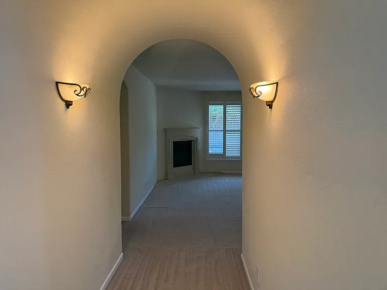 1427 Wyndham Ln — Photo 9
