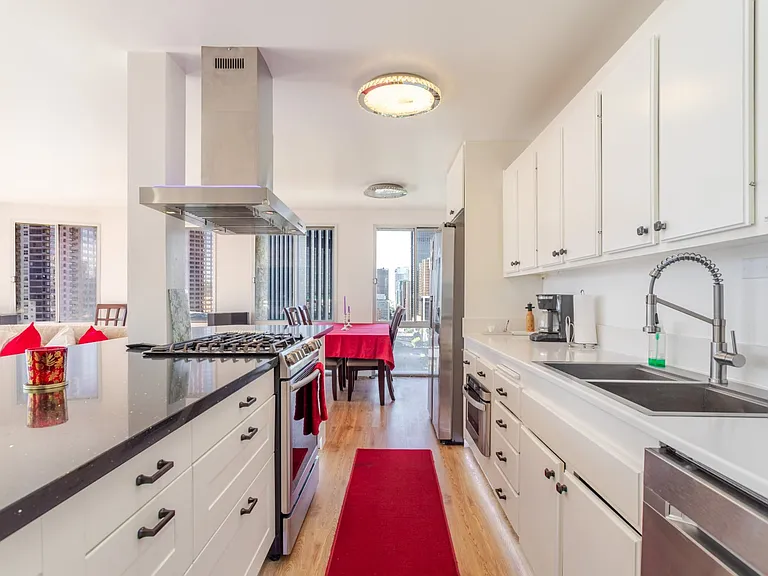 800 W 1st St #1105 — Photo 18