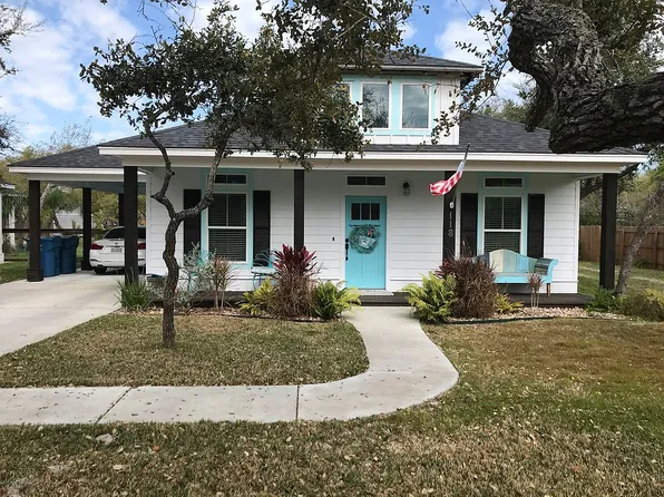 118 Woodland Dr, Rockport, TX 78382