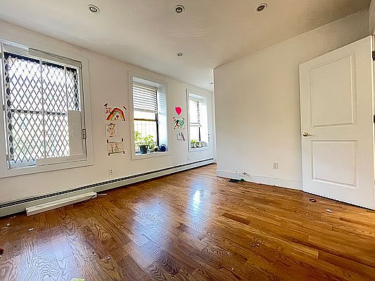 1st image of 498 Manhattan Ave APT 2A