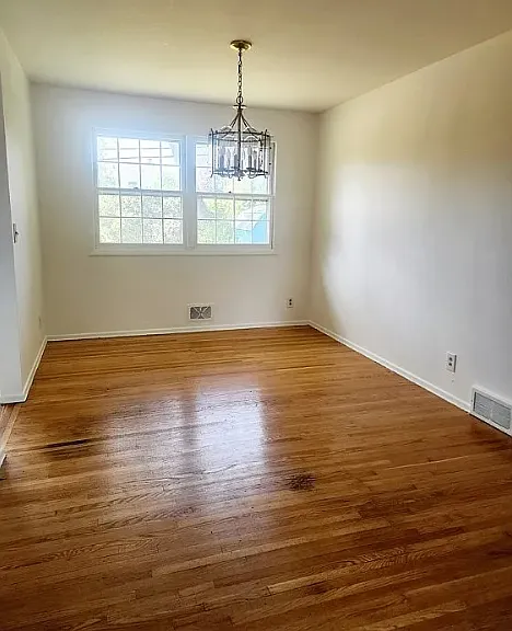185 Jamestown Ter — Photo 9