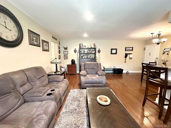 3rd image of 4 Rose Street Bldg 4 - #E1
