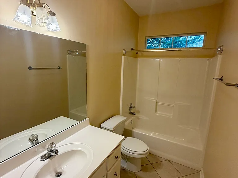 213 Carrington Ln — Photo 9