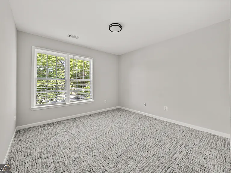 990 Lilac Arbor Rd — Photo 16