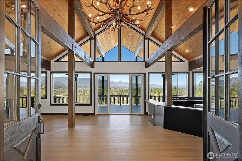 2nd image of 2262 Lambert Road