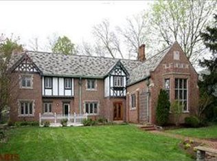 733 Middle Polo Dr, Saint Louis, MO 63105