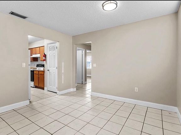 4th image of 706 W Alamo Dr #706