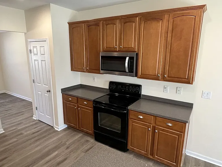 242 Summit Park Ct — Photo 6