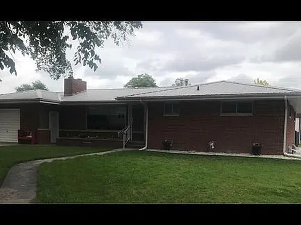 312 Grant St, Quinter, KS 67752