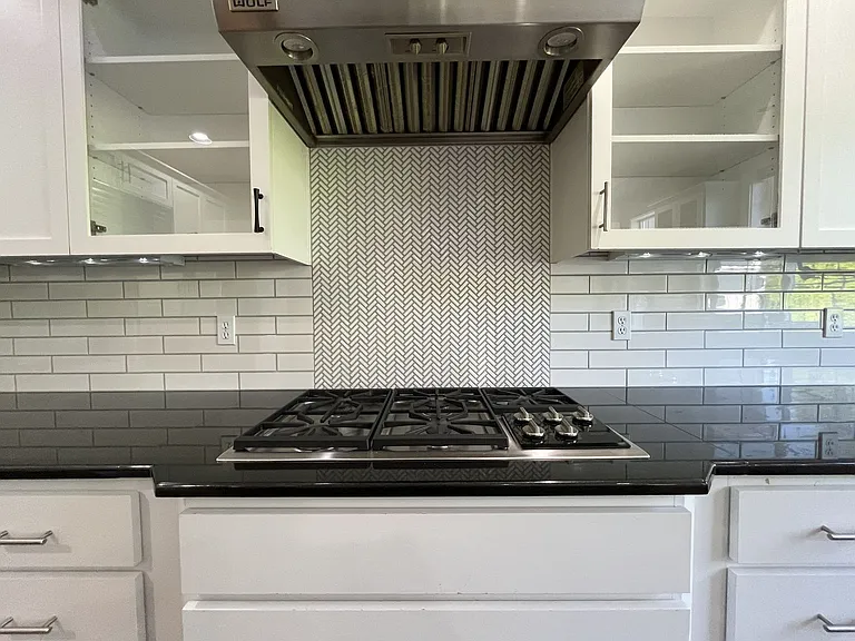 224 NW Sundown Way — Photo 13