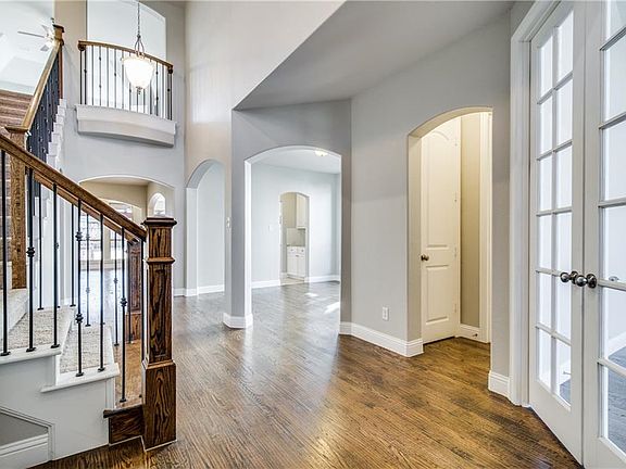4th image of 1512 Grove Dr