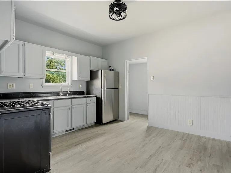 814 Mackinaw St — Photo 6