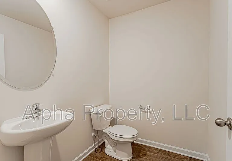 1210 Murdock Cir — Photo 8