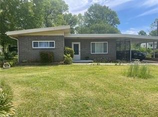 5541 Windy Hill Dr, Winston Salem, NC 27105