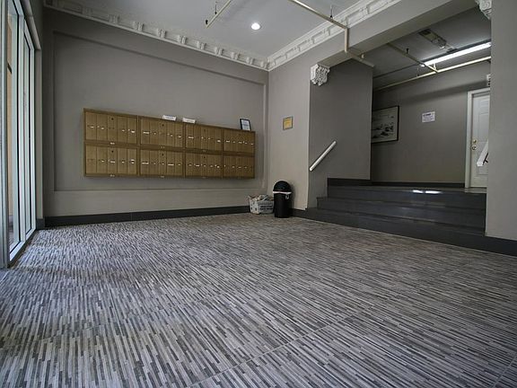5th image of 777 S Westmoreland Ave APT 204