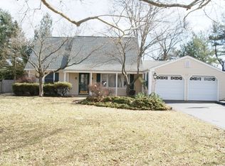 15 Evergreen Rd, Somerset, NJ 08873