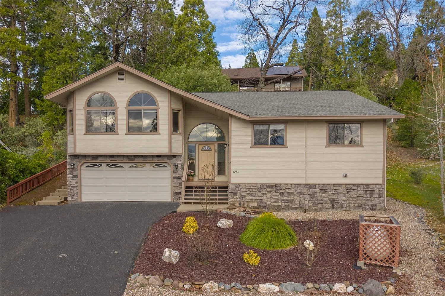694 Forest Meadows Dr photo 1