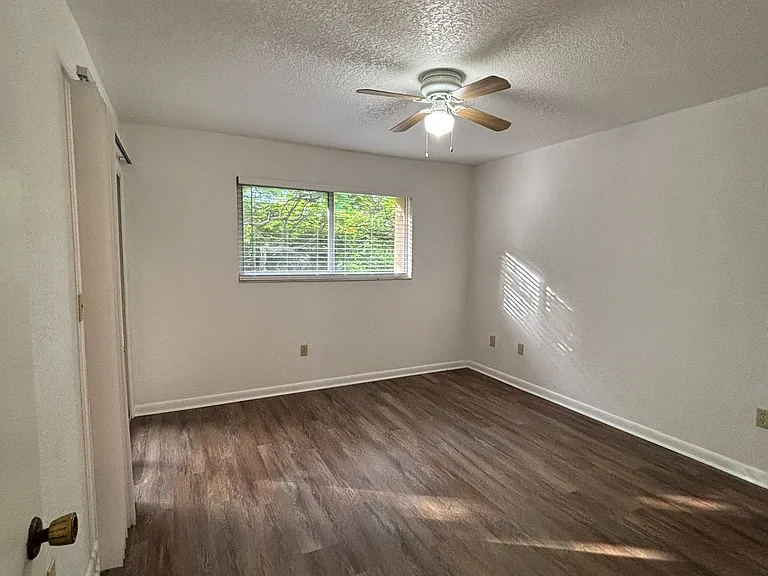2845 Magdalina Dr — Photo 23
