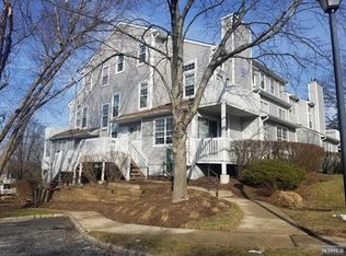 6 Squire Ct #131, Englewood, NJ 07631