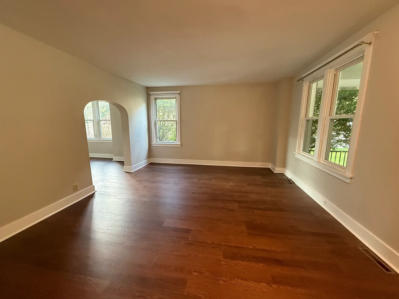 4 bed, 1.5 bath, 2100 sqft, $1,450 — Photo 4