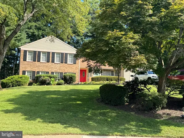 1526 Laurel Hill Rd, Vienna, VA 22182