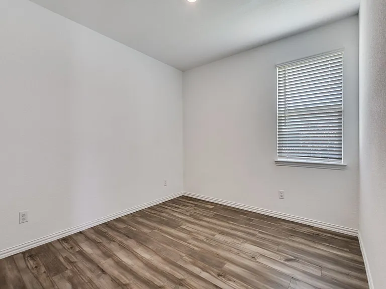1601 Madison Dr — Photo 16