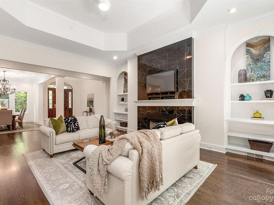 1st image of 3223 Oak Brook Dr