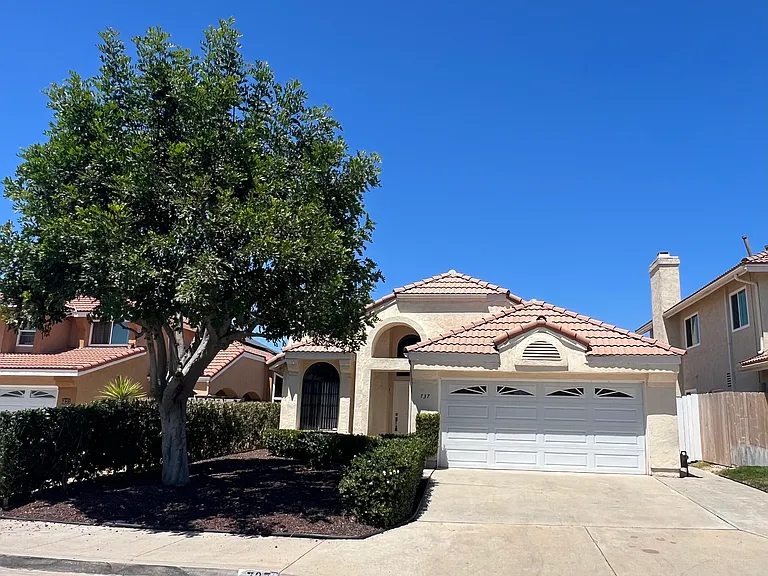 737 Ashbrook Dr — Photo 1