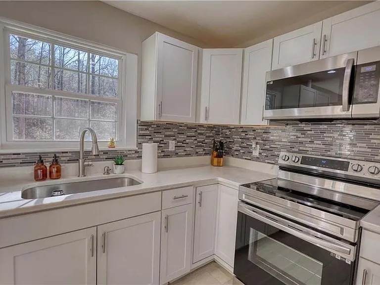 115 Hollybrook Rd — Photo 8